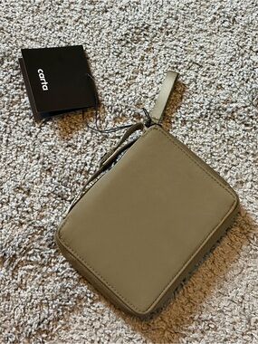 Indigo Carta Olive Green Zip Passport Holder